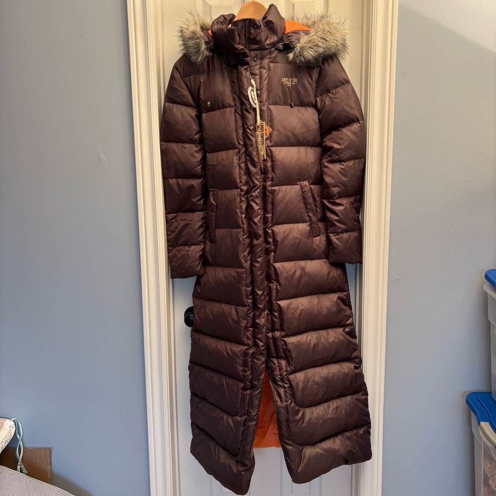 NEW: Lady Enyce Women's Extra Long Brown Puffer Coat with Fur Trim - size S/M